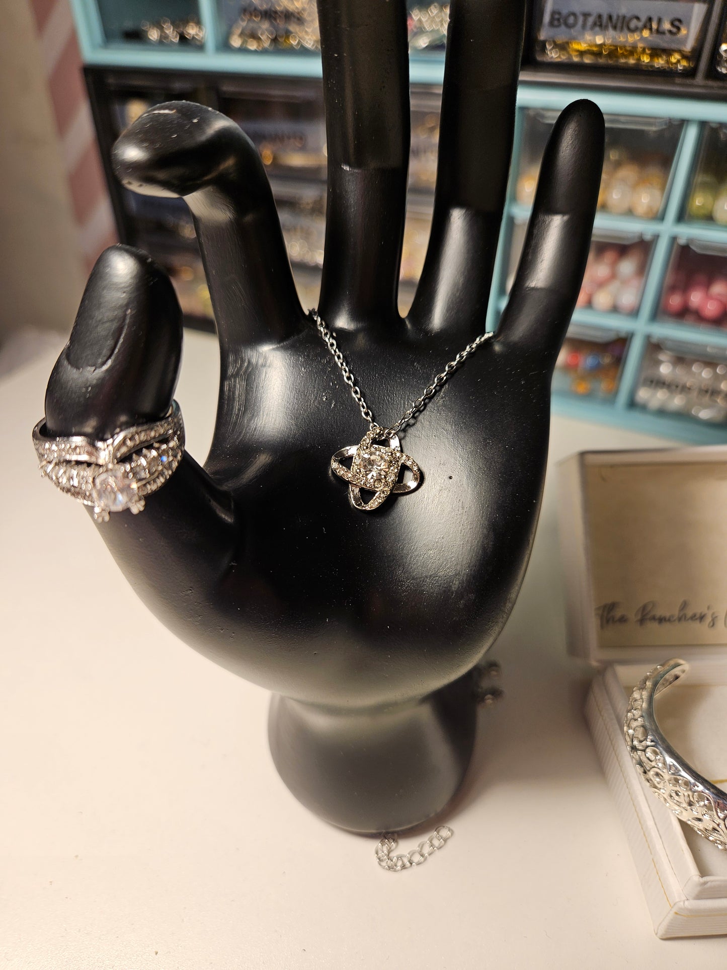 Necklace-Loop Zirconia Silver