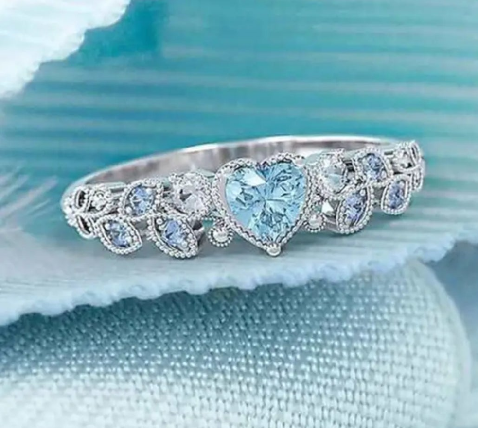 1pc Women's Engagement Ring Fashionable Shiny Silvery Alloy Inlaid Love Heart Imitation Zirconia