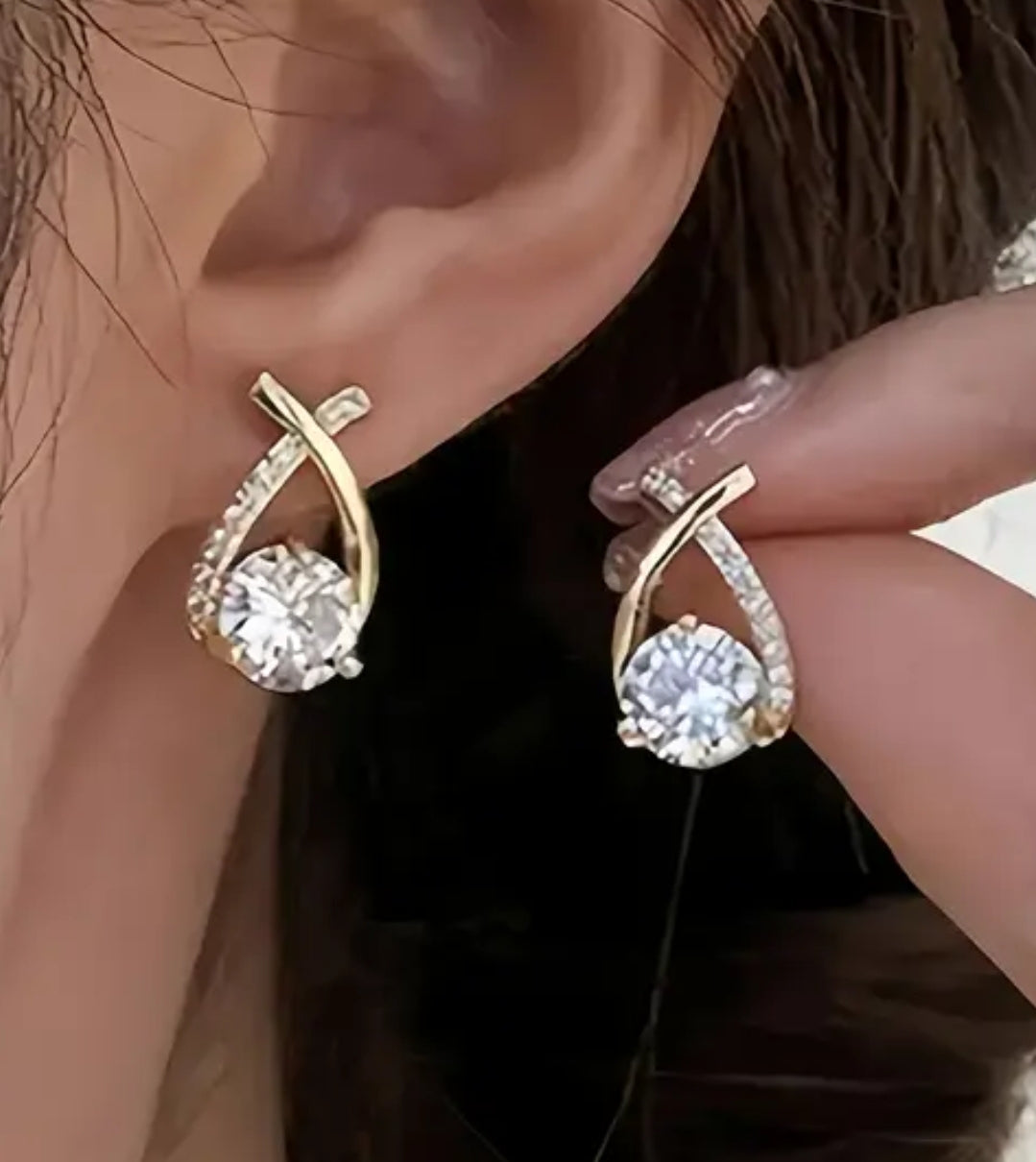 Pair of Elegant Golden-Tone Cross-Design Stud Earrings with Sparkling Cubic Zirconia