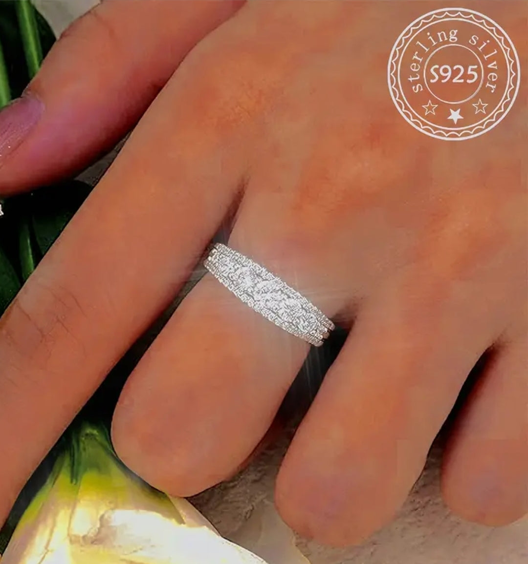Elegant 925 Sterling Silver Ring with Sparkling Cubic Zirconia - Timeless Luxury, Ideal for Weddings, Valentine's, or special occasions.