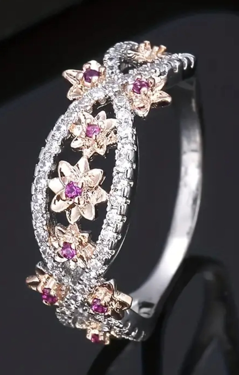 Everyday Elegance Elegant Floral Wreath Zirconia Ring