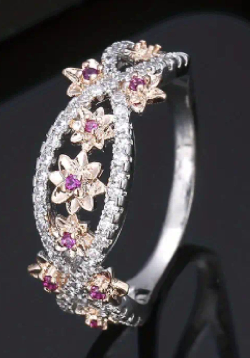 Everyday Elegance Elegant Floral Wreath Zirconia Ring