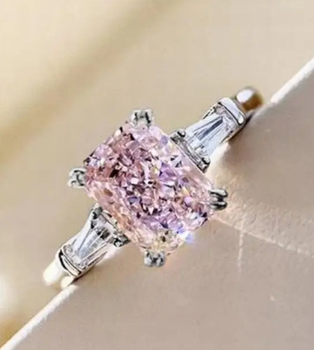 1pc Women's Engagement Ring Fashionable Silvery Inlaid Imitation Zirconia Decoration Ring Engagement Wedding Banquet Jewelry Valentine's Day Birthday Gift
