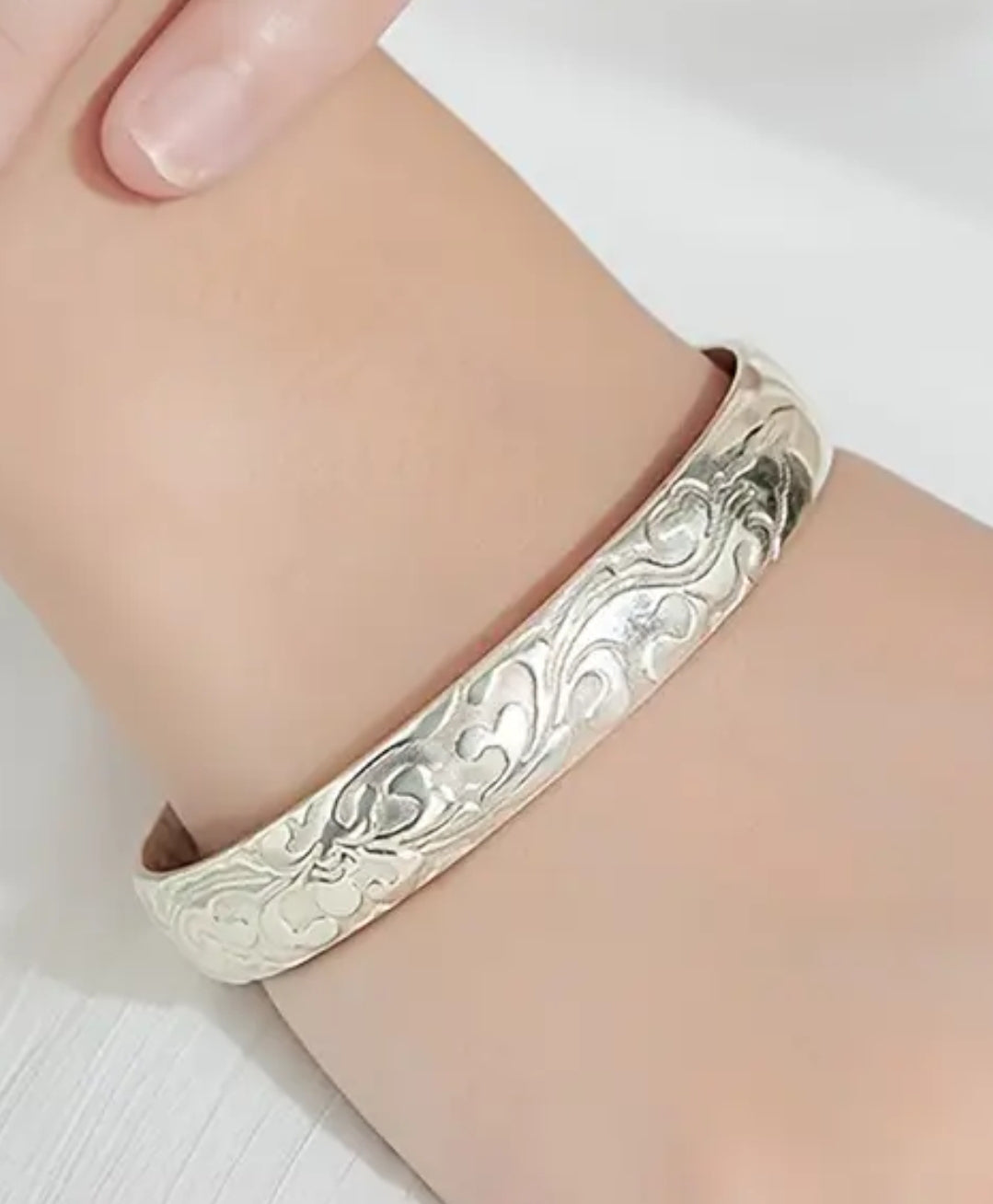 Sparkling Silver Carved Flower Bracelet