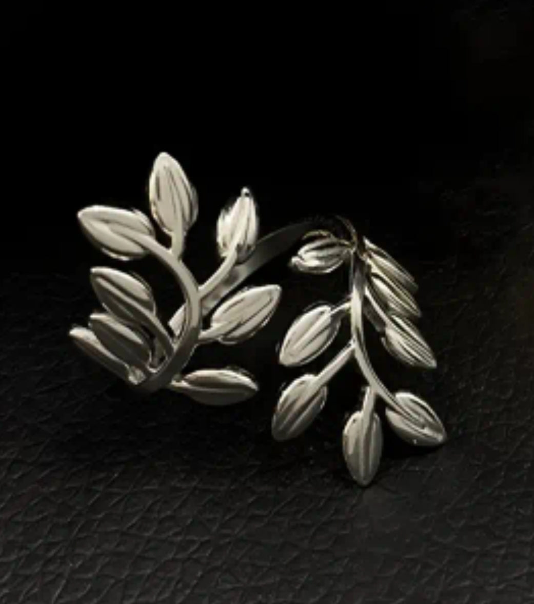 Elegant Adjustable Open Stainless Steel Floral Ring, Versatile for Daily Wear & Special Occasions