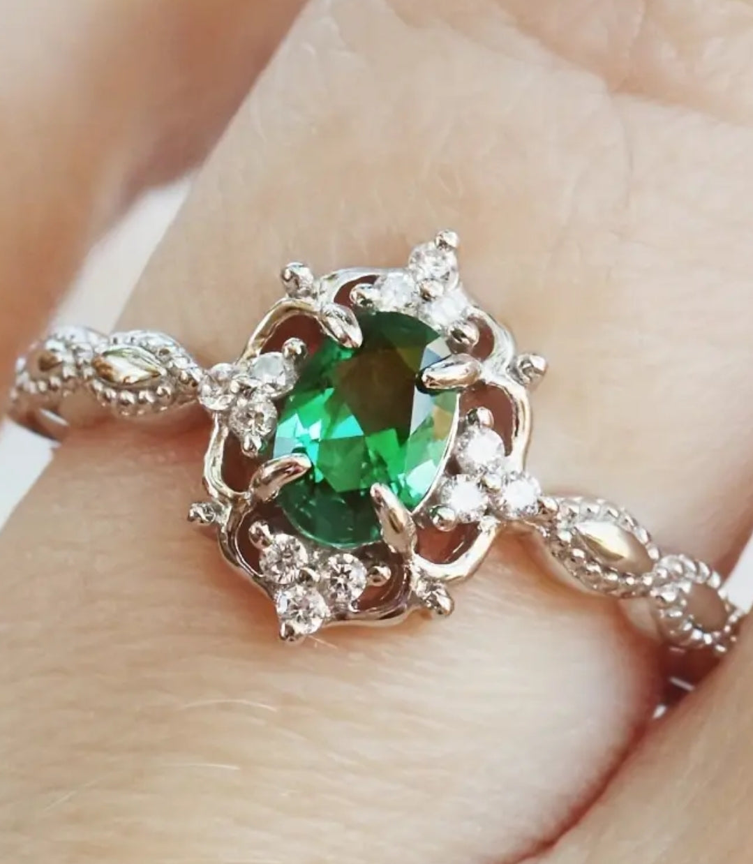 Elegant Promise Ring with Green Cubic Zirconia - Luxurious White Golden Plated Alloy, Perfect Engagement or Wedding Gift