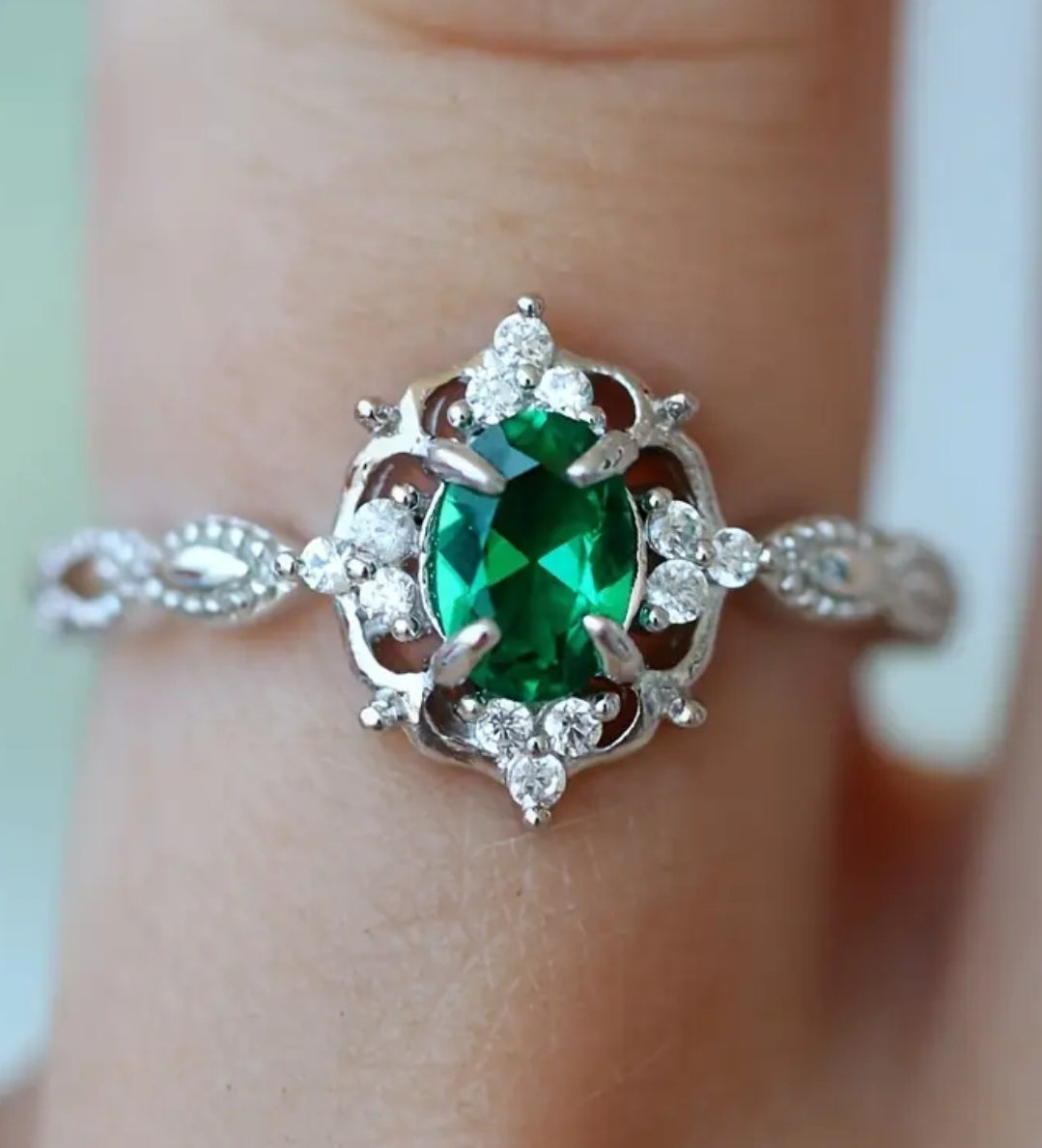 Elegant Promise Ring with Green Cubic Zirconia - Luxurious White Golden Plated Alloy, Perfect Engagement or Wedding Gift