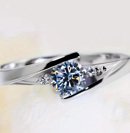 Elegant Vintage Style Engagement Ring for Women, 0.5 CT Round Cut Zirconia
