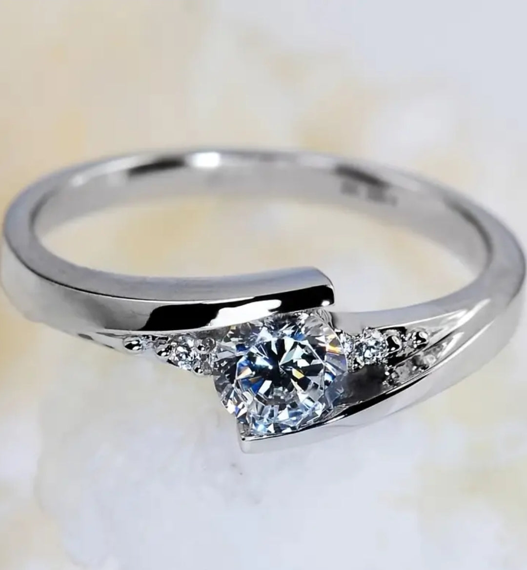 Elegant Vintage Style Engagement Ring for Women, 0.5 CT Round Cut Zirconia