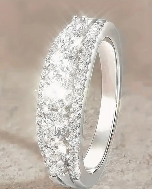 Elegant 925 Sterling Silver Ring with Sparkling Cubic Zirconia - Timeless Luxury, Ideal for Weddings, Valentine's, or special occasions.